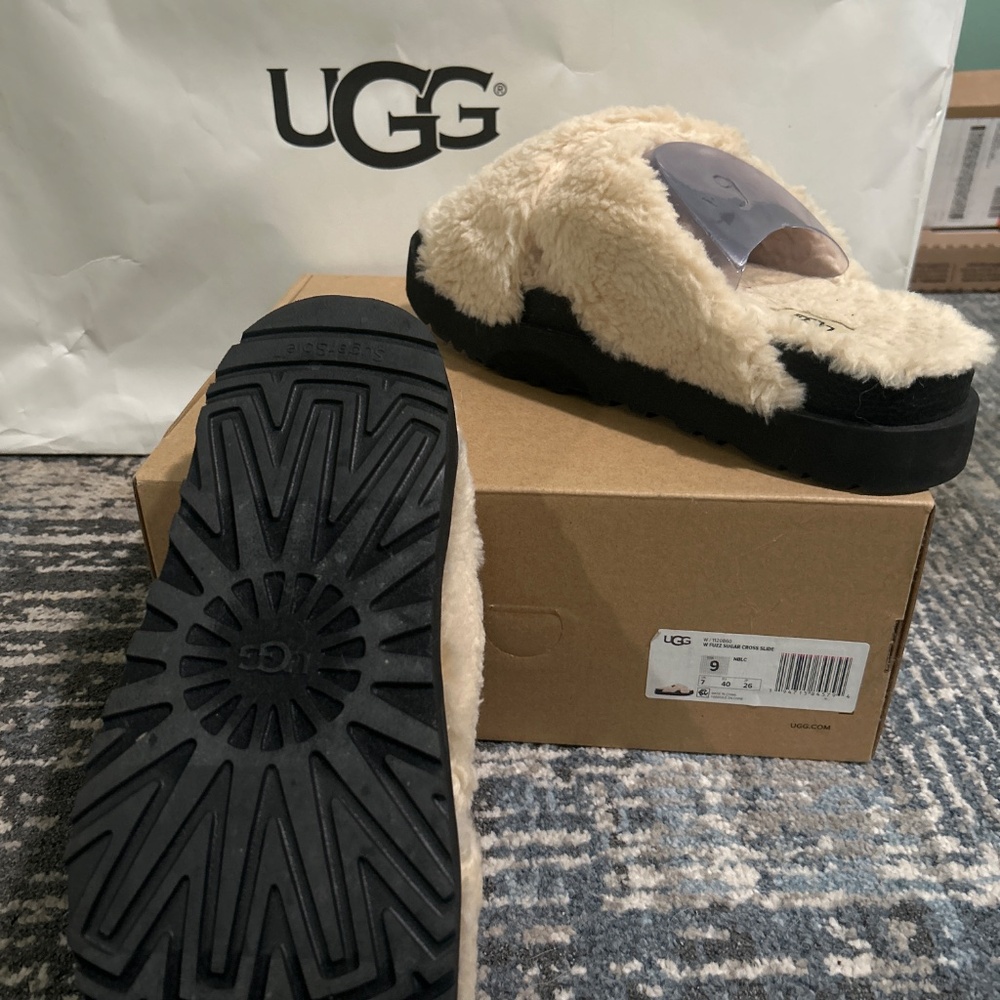 W Fuzz Sugar Cross Slide - image 4